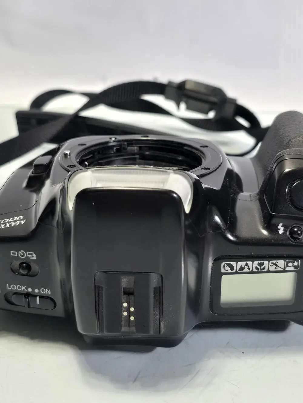 Minolta Maxxum 300si 35mm SLR Film Camera Body Only Autofocus Tested